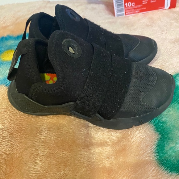 Nike - Picture 2 of 4